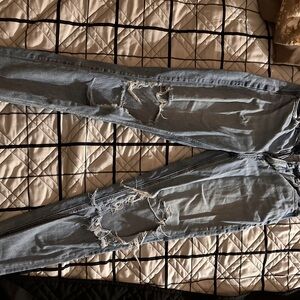 American Eagle Outfitters Light wash mom jeans